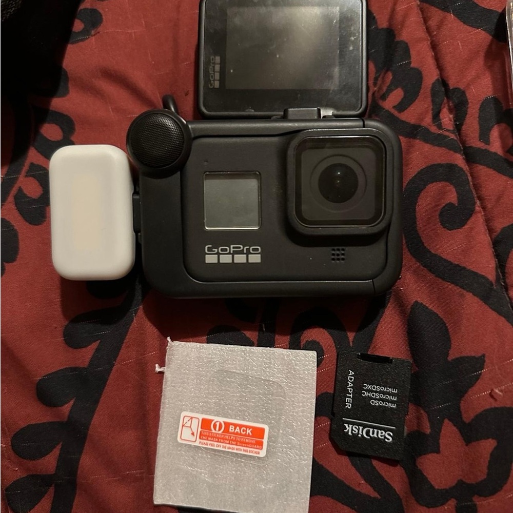 GoPro Dual-Screen Black Camera HERO8